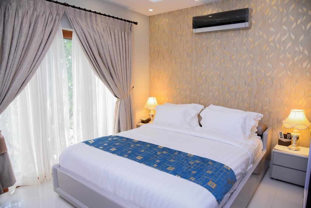 Orchards Cottage Hotel Karaczi Zewnętrze zdjęcie